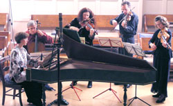 Sarasa Ensemble playing